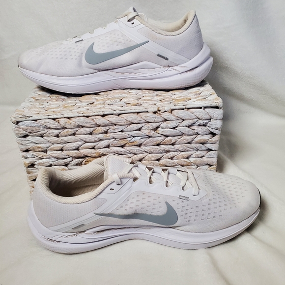 Nike Air Winflo 10 White Wolf Grey Running Shoes DV4022-102 Men's Size 11 - Picture 2 of 6
